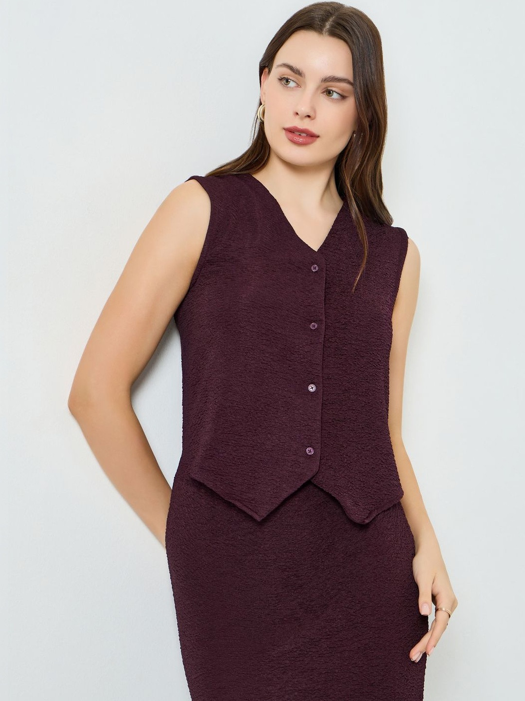Styli Women Burgundy Woven Design V-Neck Sleevesless Woven Waistcoat