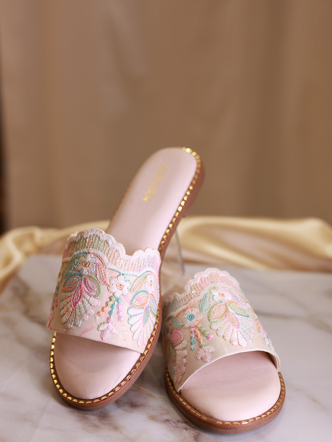 KIWI TOES Women Flats