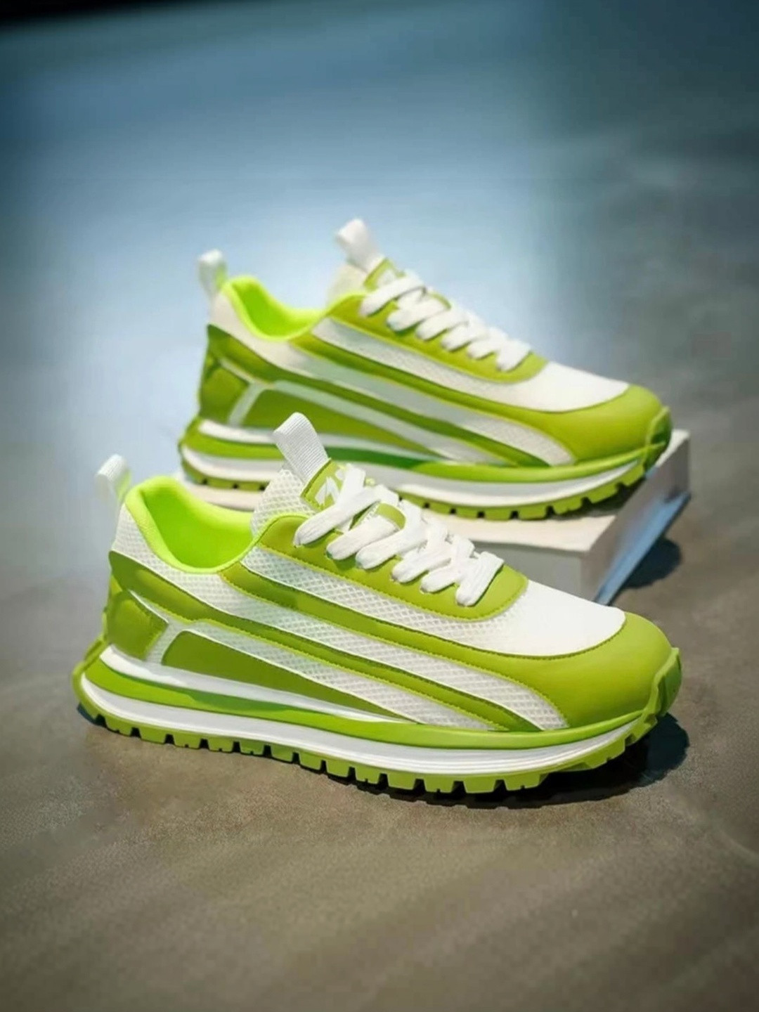 Corsac Men Colourblocked Sneakers