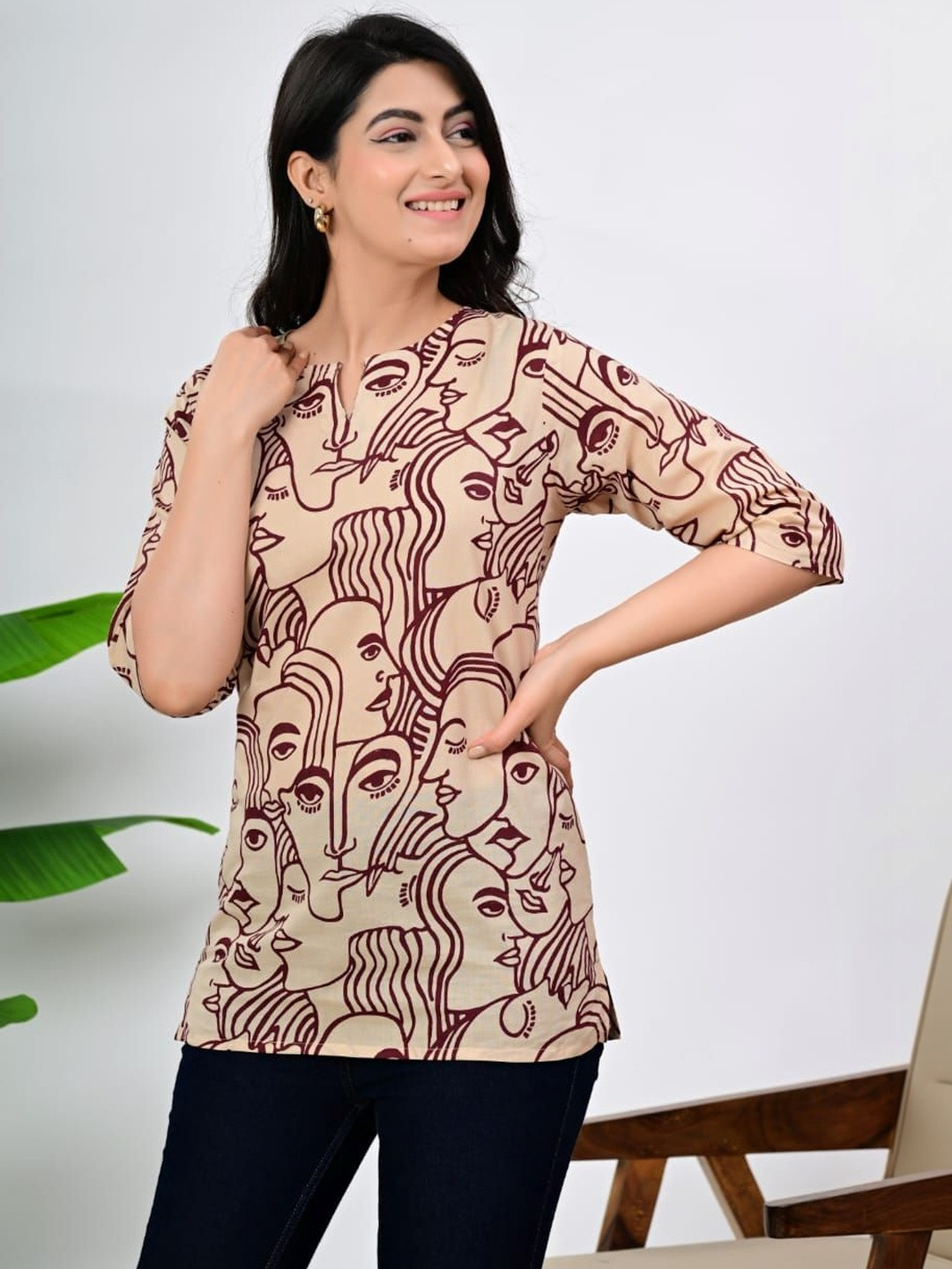 VYKOO Printed V-Neck Kurti