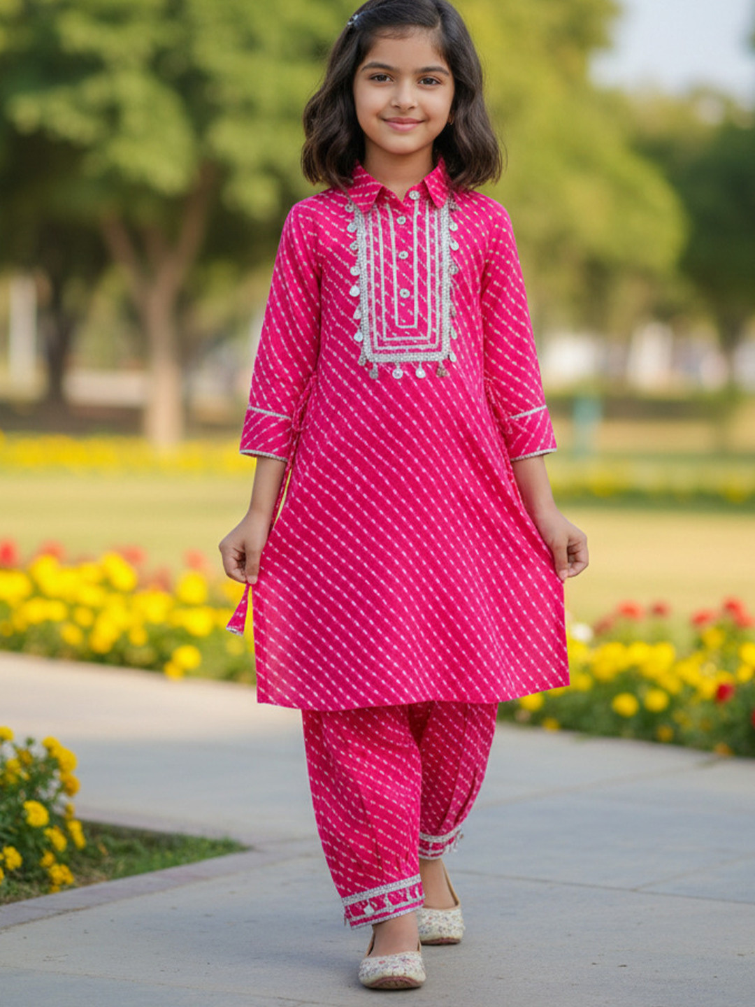 Girls Pink Leheriya Printed Regular Gotta Patti Pure Cotton Kurta with Pyjamas 5