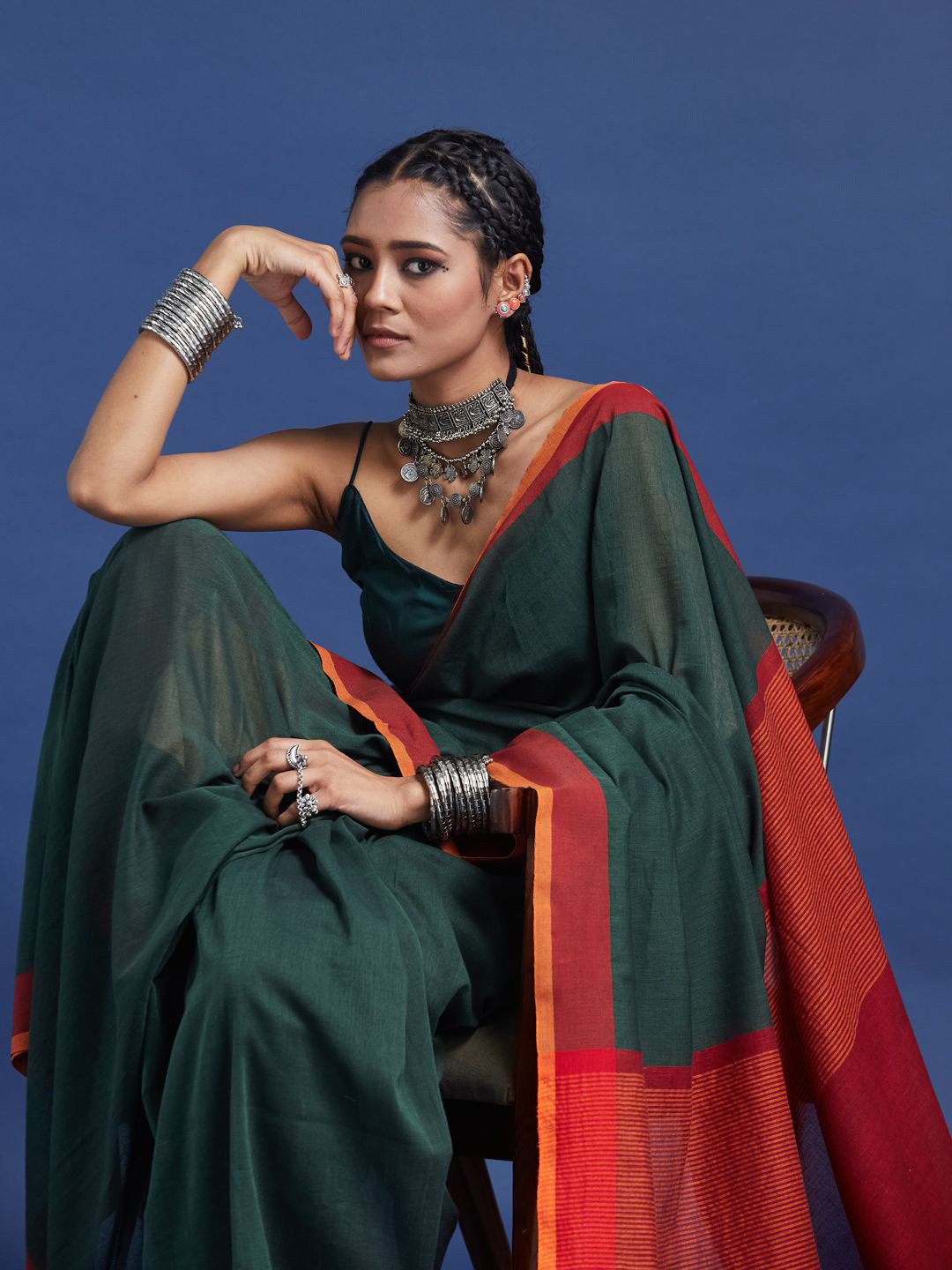 Taavi Bengali Woven Pure Cotton Saree With Pom Pom Details