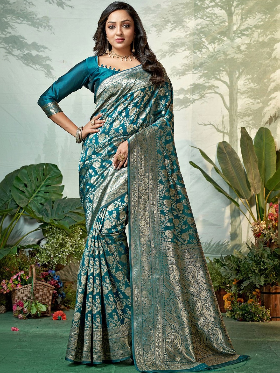 SZN Paisley Zari Silk Blend Heavy Work Banarasi Saree