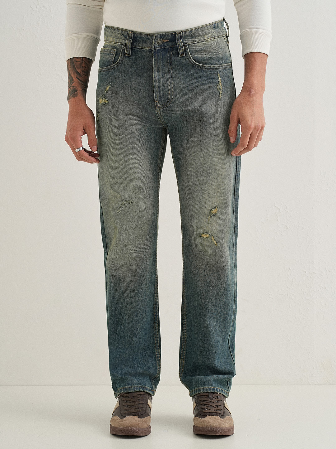 Banana Club Men Blue Straight Fit Mildly Distressed Cotton Heavy Fade Jeans