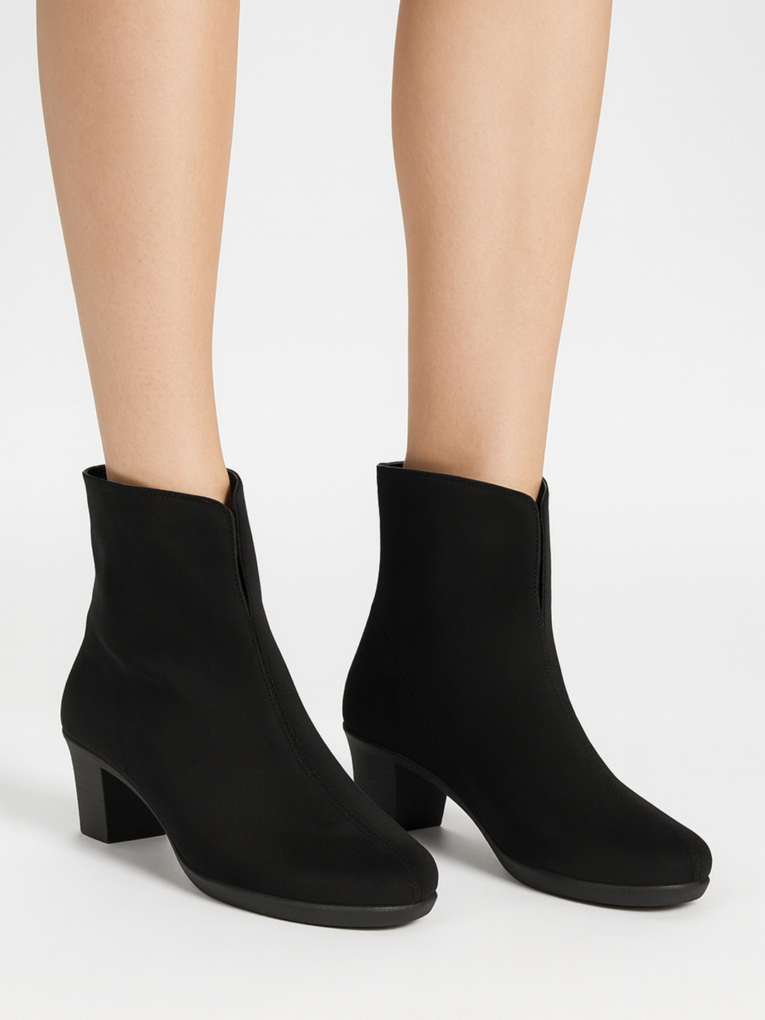 The Roadster Lifestyle Co Women Round Toe Cowboy Boots