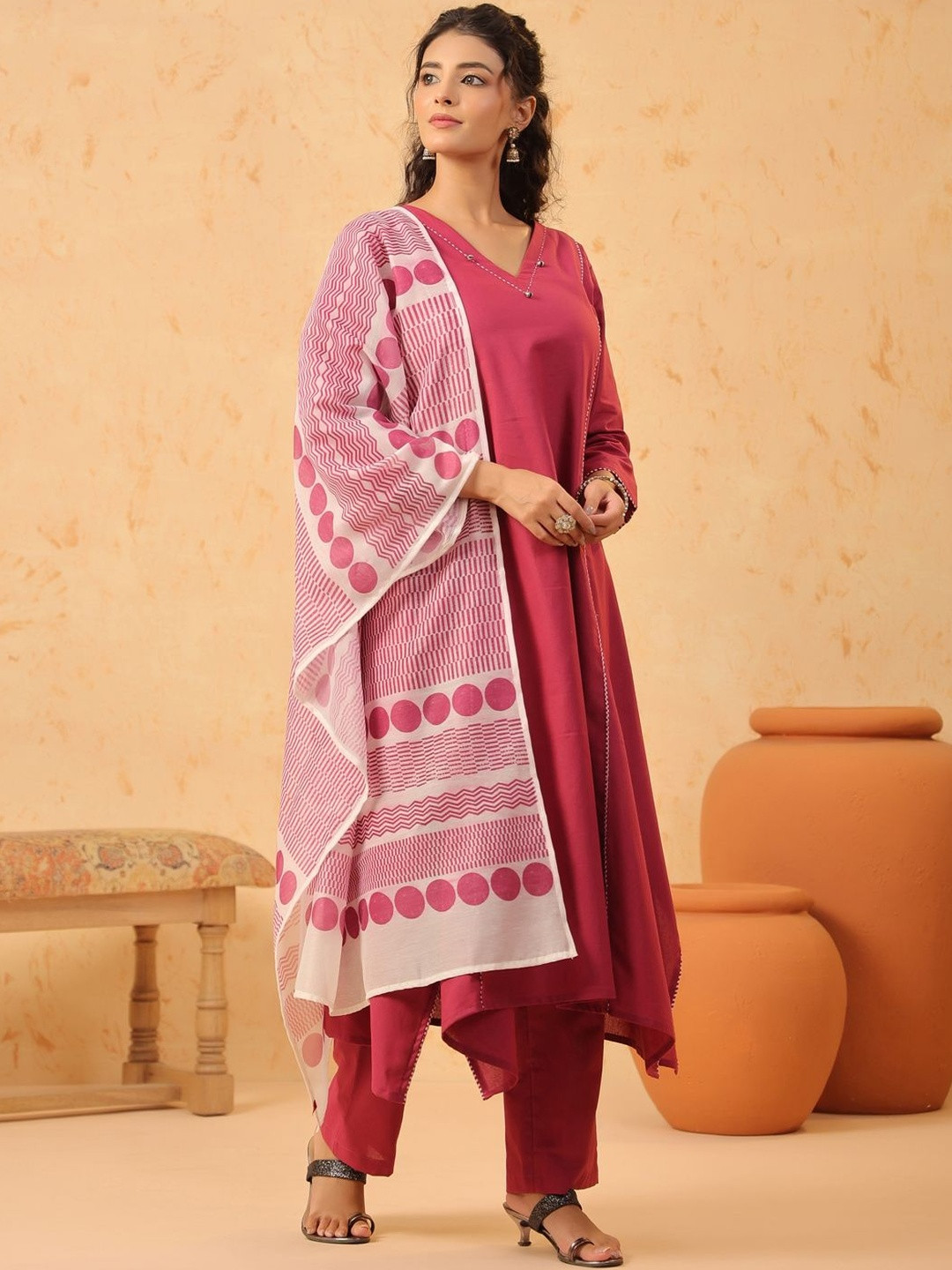 Span Women Regular Thread Work Pure Cotton Kurta with Trousers & With Dupatta