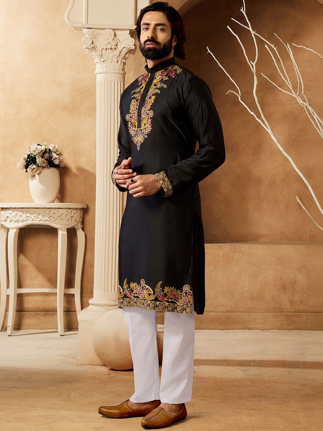 INDIROOP Men Ethnic Motifs Embroidered Regular Thread Work Kurta with Trousers