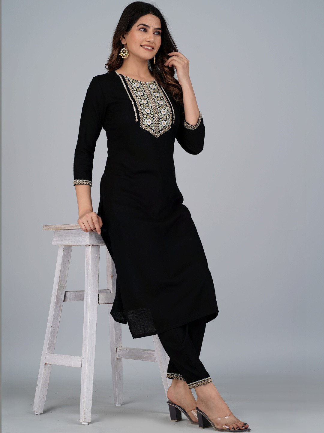 HERE&NOW Women Ethnic Motifs Embroidered Regular Thread Work Kurta with Trousers