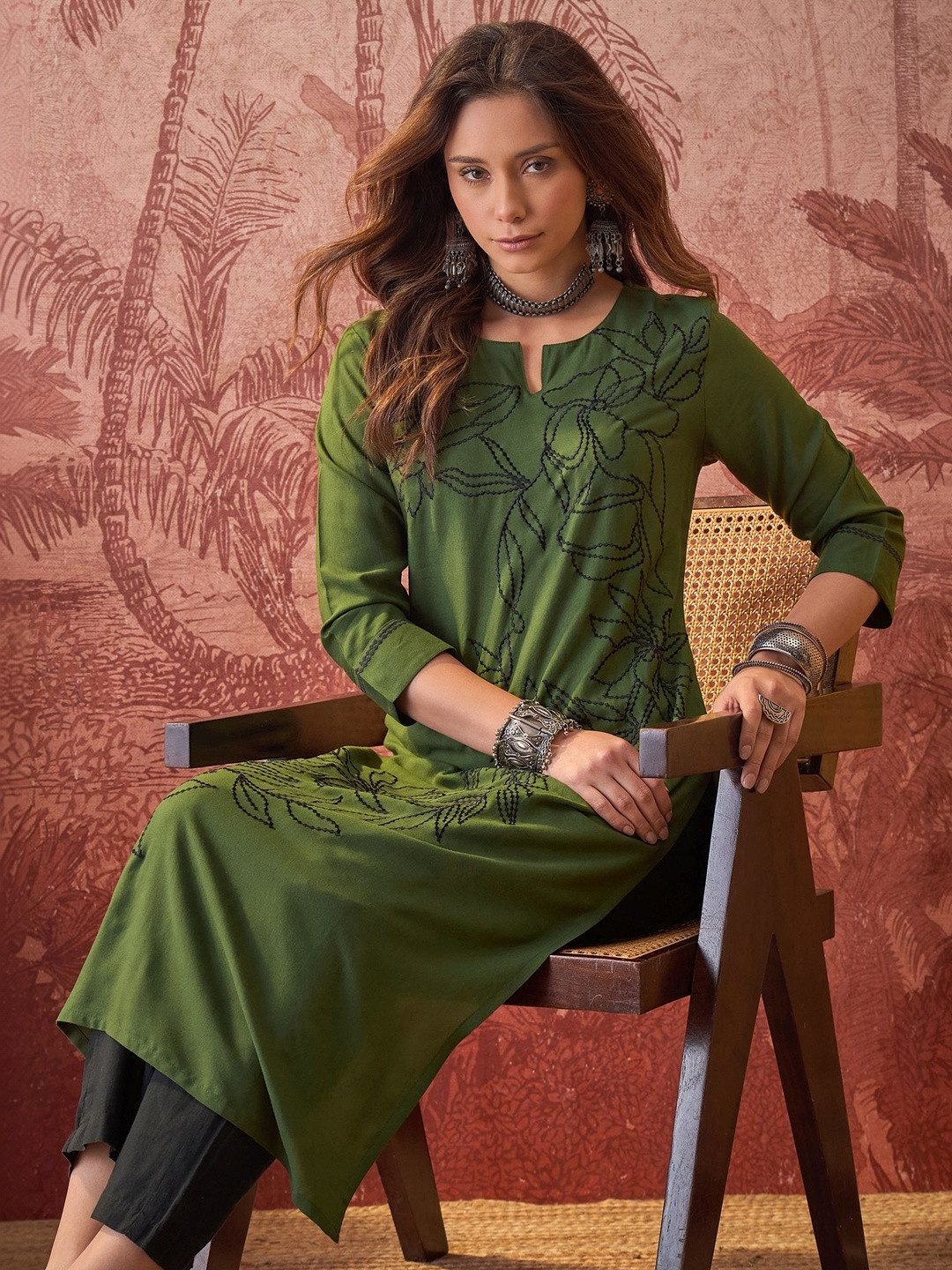 Sangria Embroidered Round Neck Straight Kurta