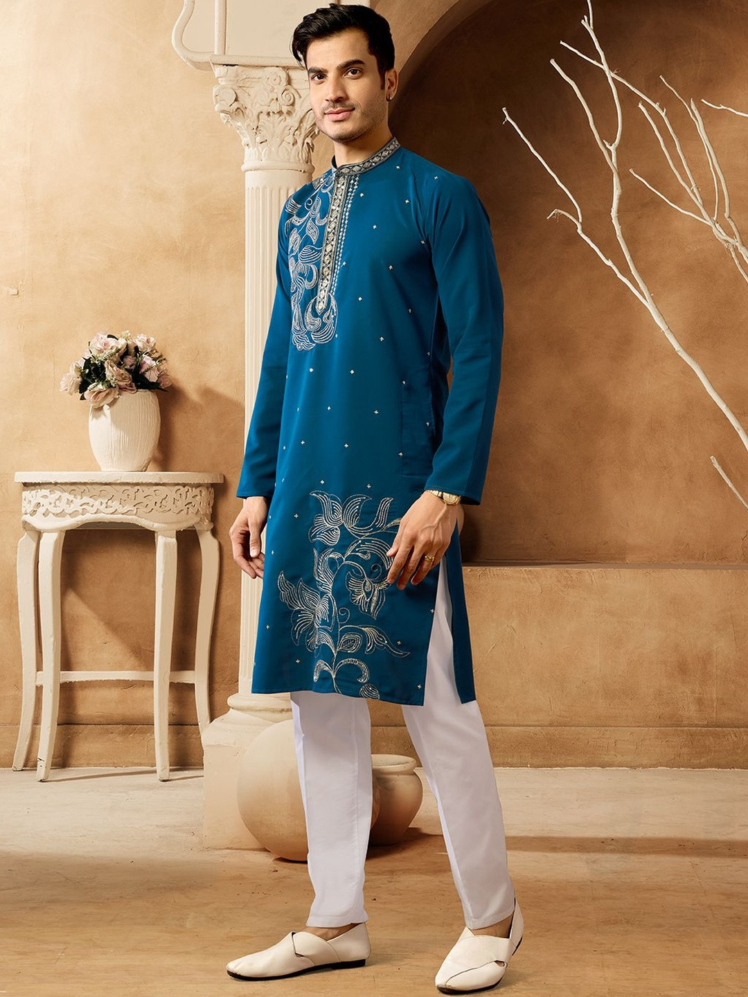 INDIROOP Men Ethnic Motifs Embroidered Regular Thread Work Kurta with Pyjamas