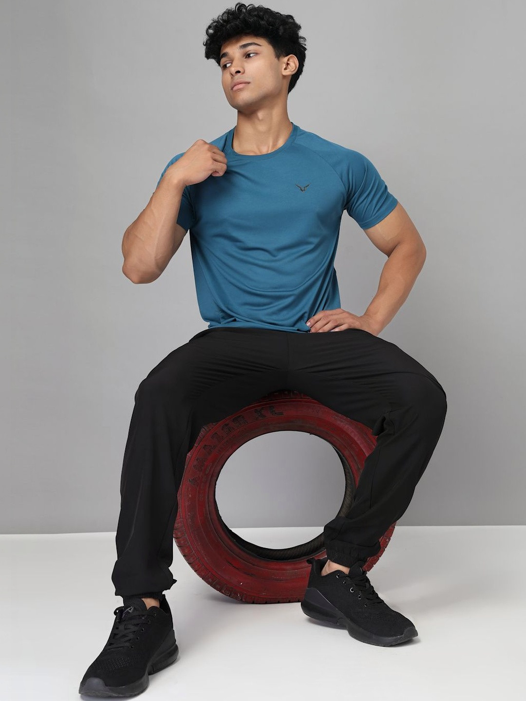 Invincible Men Brand Logo T-shirt