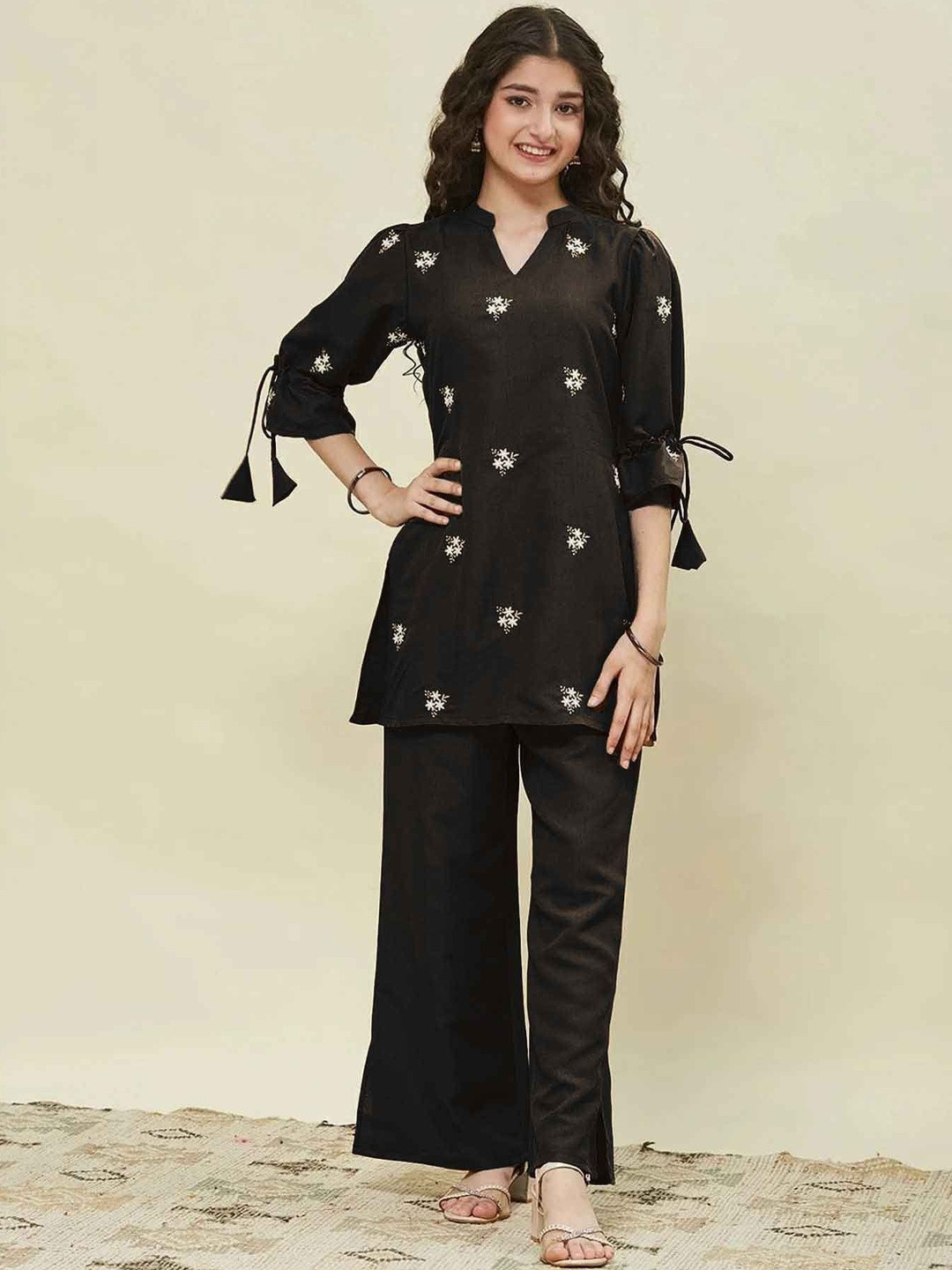 Bholukart Girls Ethnic Motifs Embroidered Regular Thread Work Kurti with Palazzos