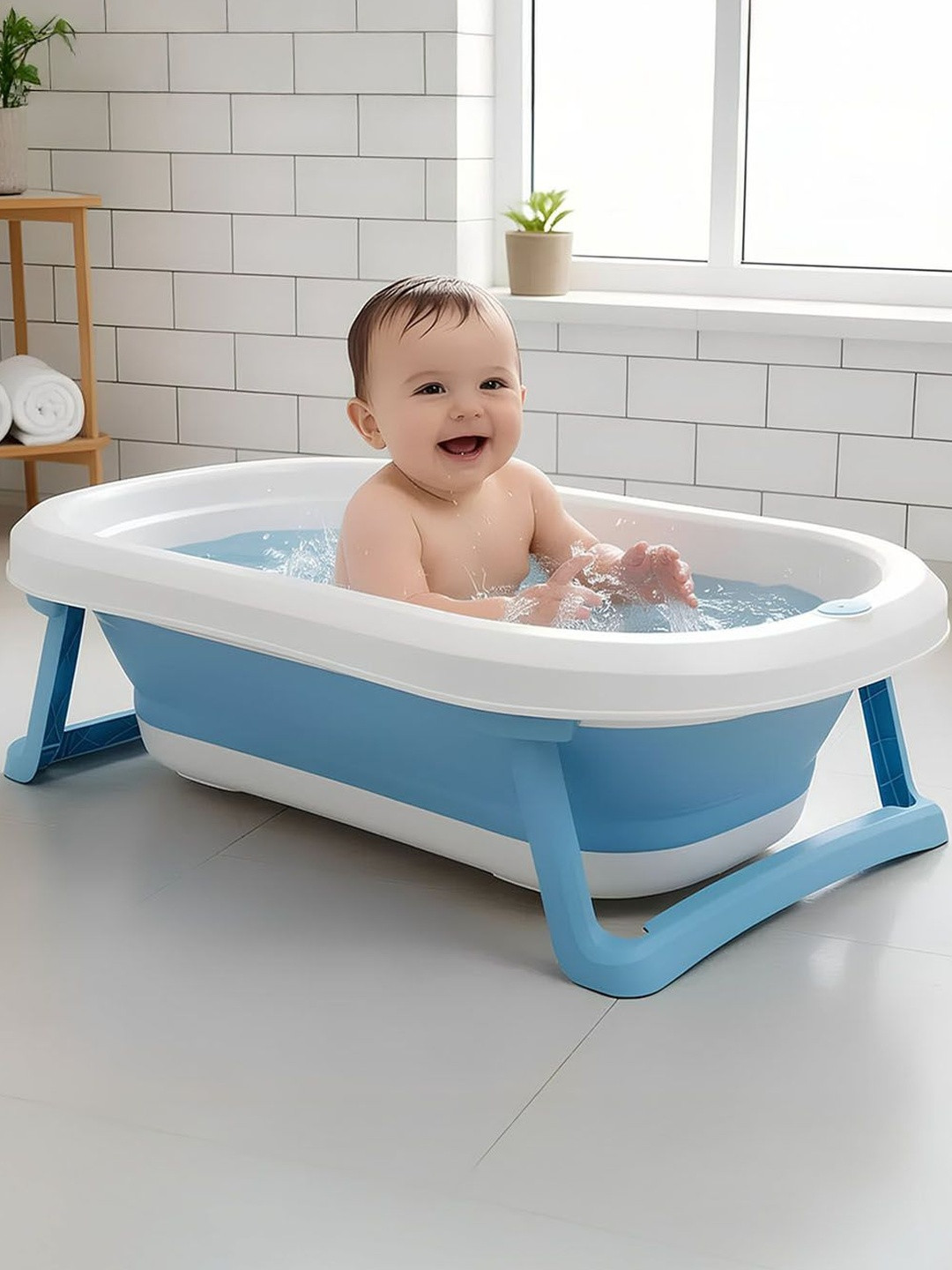StarAndDaisy Infants Blue & White Foldable Bath Tub