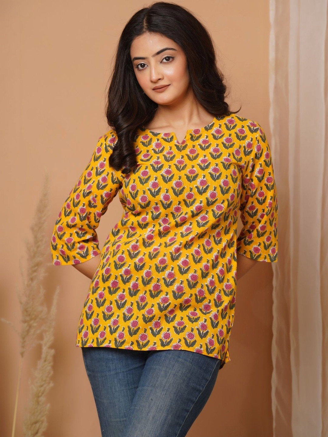 Aarul Fashion Botanical Printed Kurti
