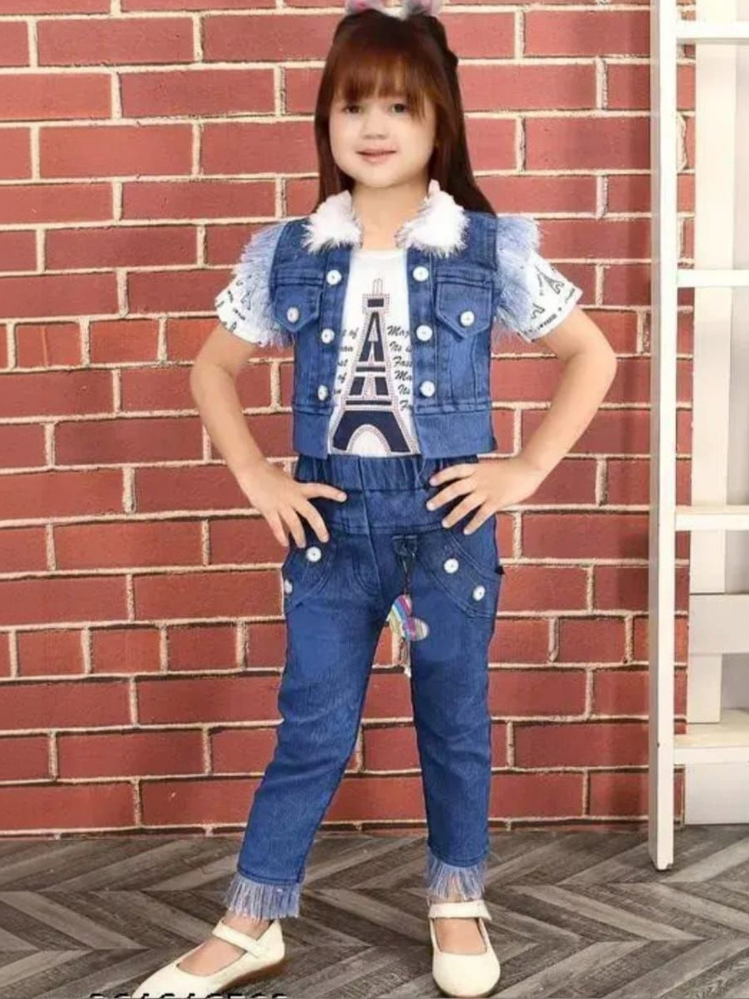 COMPLETE OUTFIT Girls Printed T-shirt with Trousers