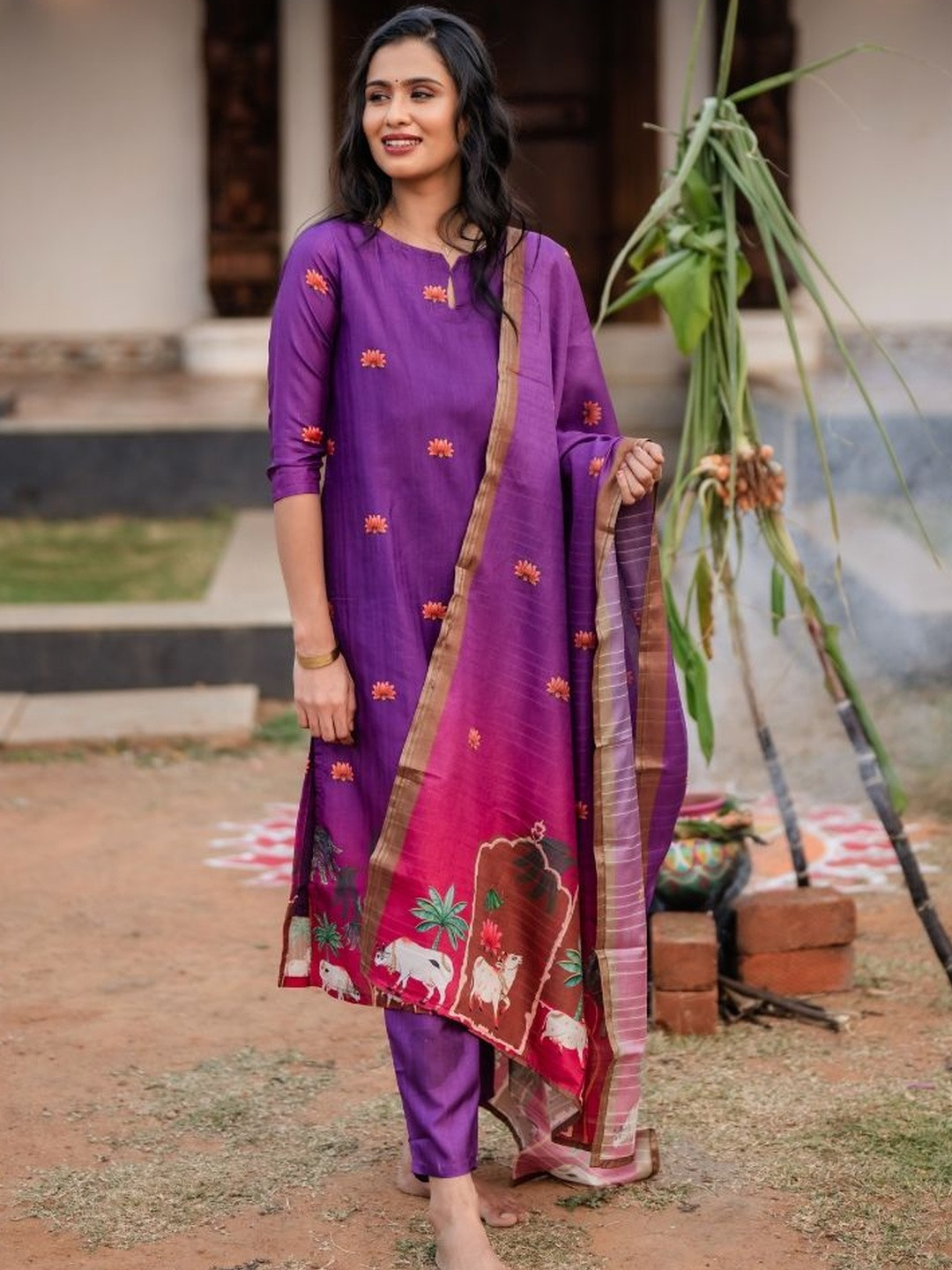 HAY Women Ethnic Motifs Embroidered Regular Thread Work Kurta with Trousers & With Dupatta