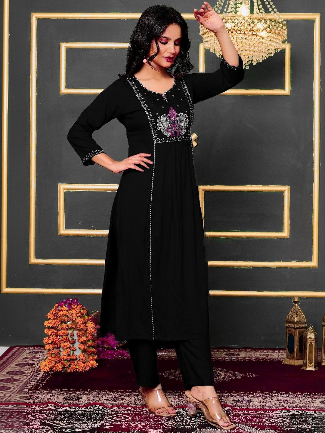 JAGNA Women Ethnic Motifs Embroidered Empire Thread Work Kurta with Trousers