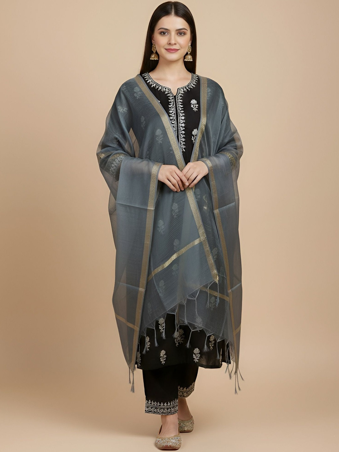 MUFFLY Dupatta with Zari