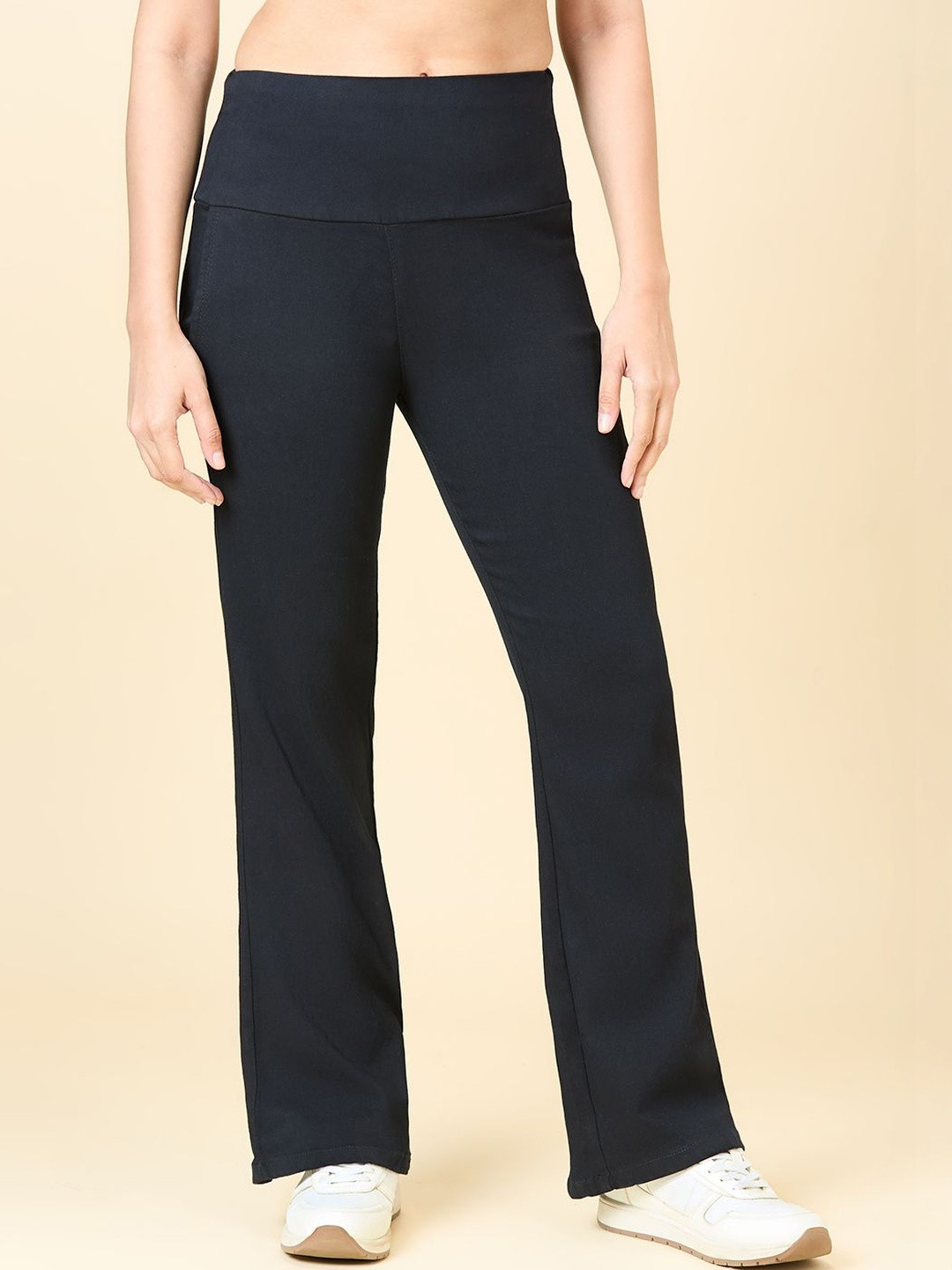 3BUTTERFLIES Women Bootcut High-Rise Stretchable Jeans