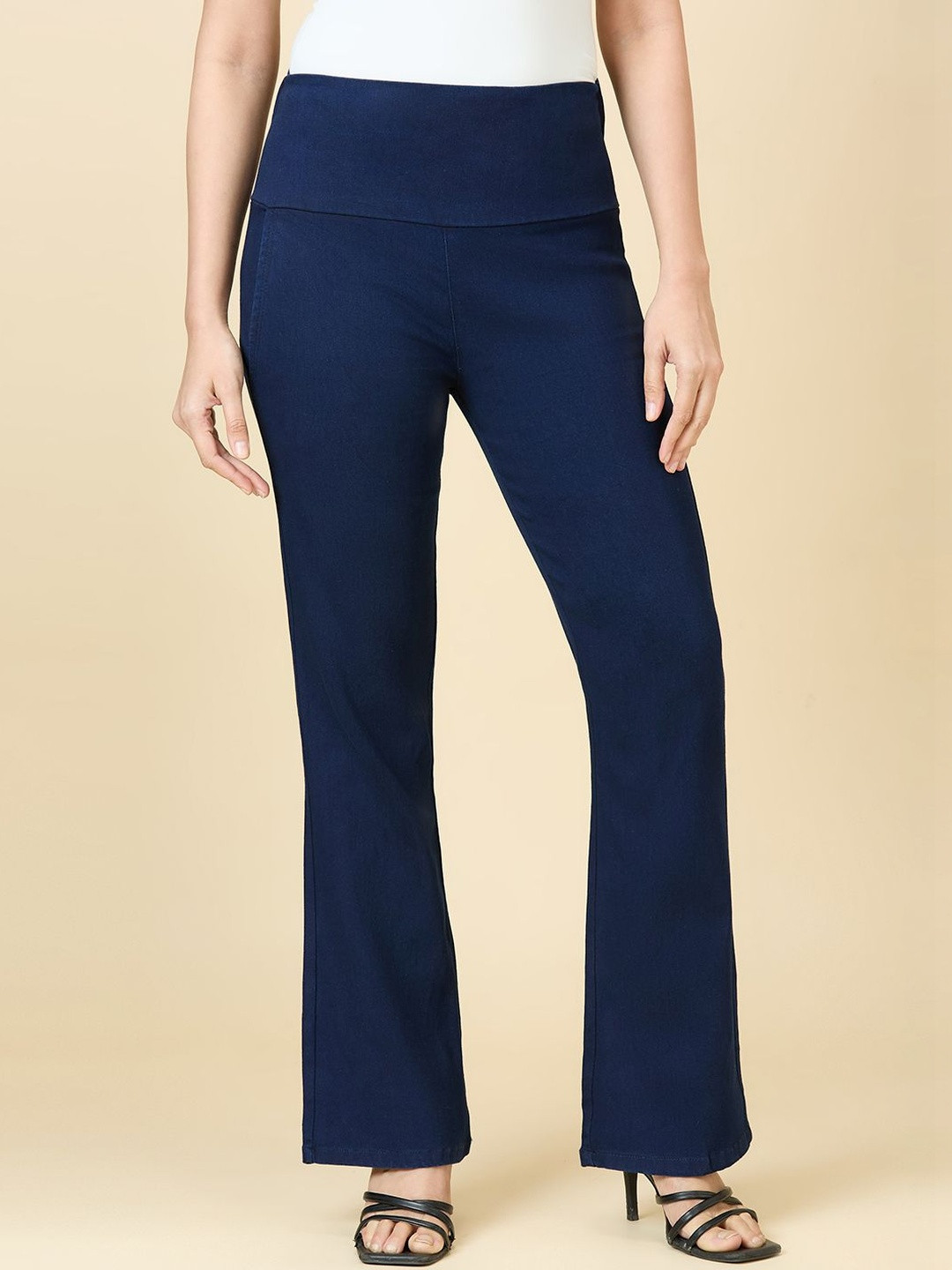 3BUTTERFLIES Women Bootcut High-Rise Stretchable Jeans