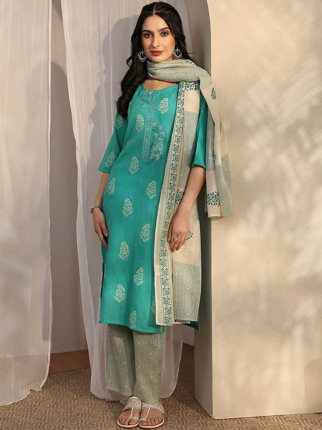Libas Women Ethnic Motifs Printed Regular Kurta with Trousers & With Dupatta