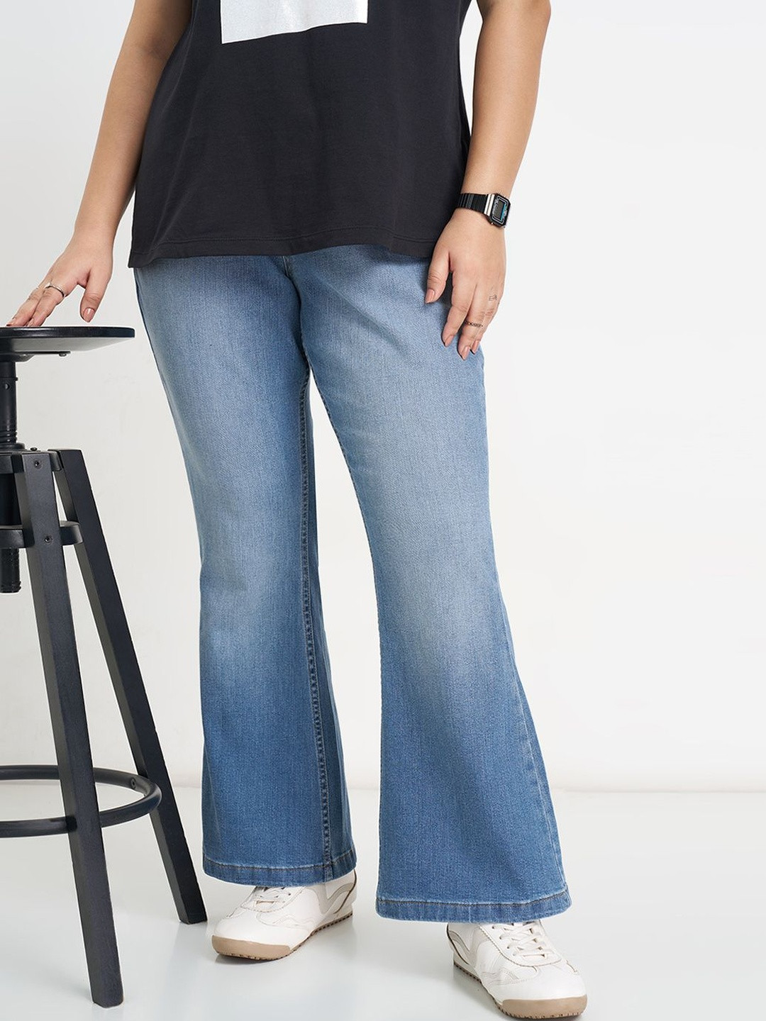 Honey Curvytude by Pantaloons Women Bootcut Mid-Rise Light Fade Jeans