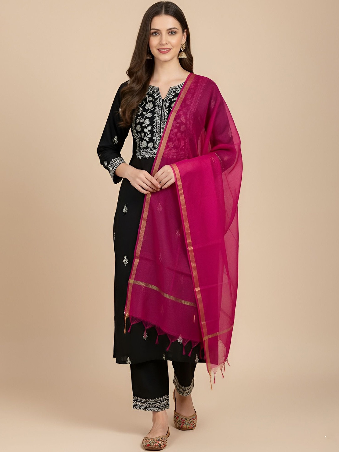 MUFFLY Dupatta with Zari
