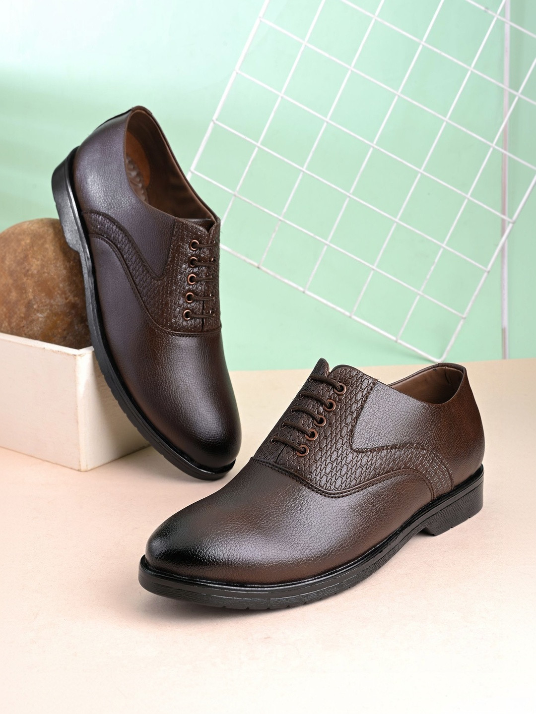 INVICTUS Men Round-Toe Formal Oxfords