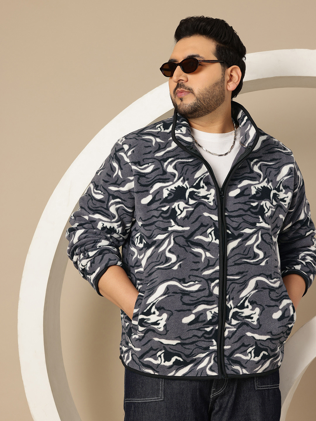 Sztori Plus Size Abstract Printed Stand Collar Fleece Tailored Jacket