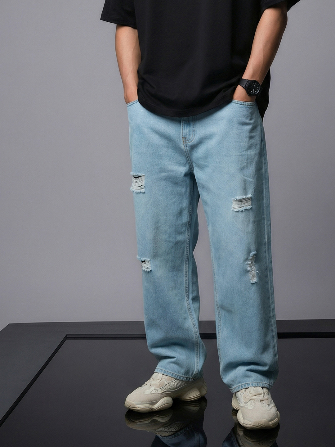 SOKO STREET Men Pure Cotton Oversized Fit Mildly Distressed Light Fade Jeans