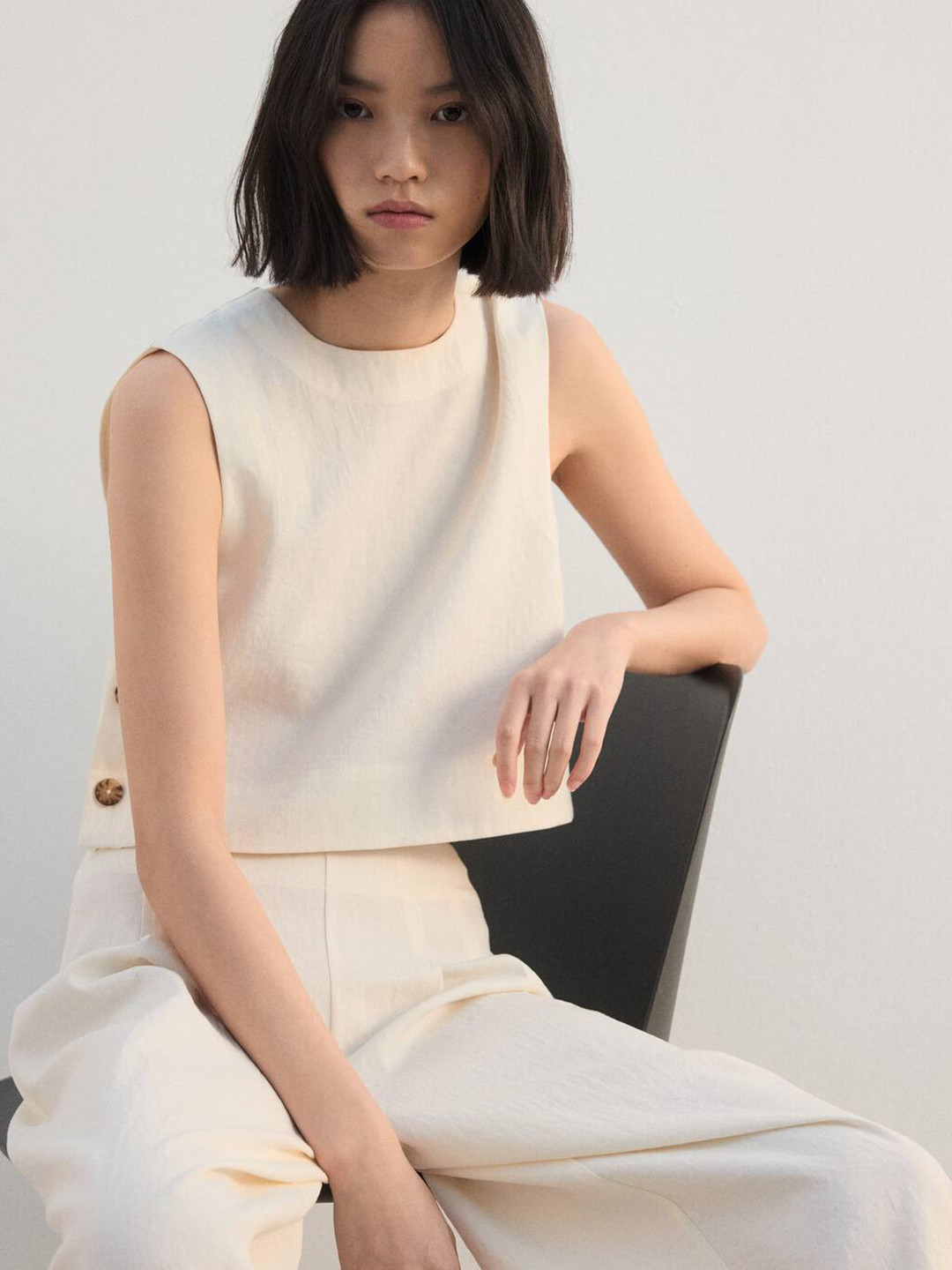 Mango Buttoned Sides Crop Top