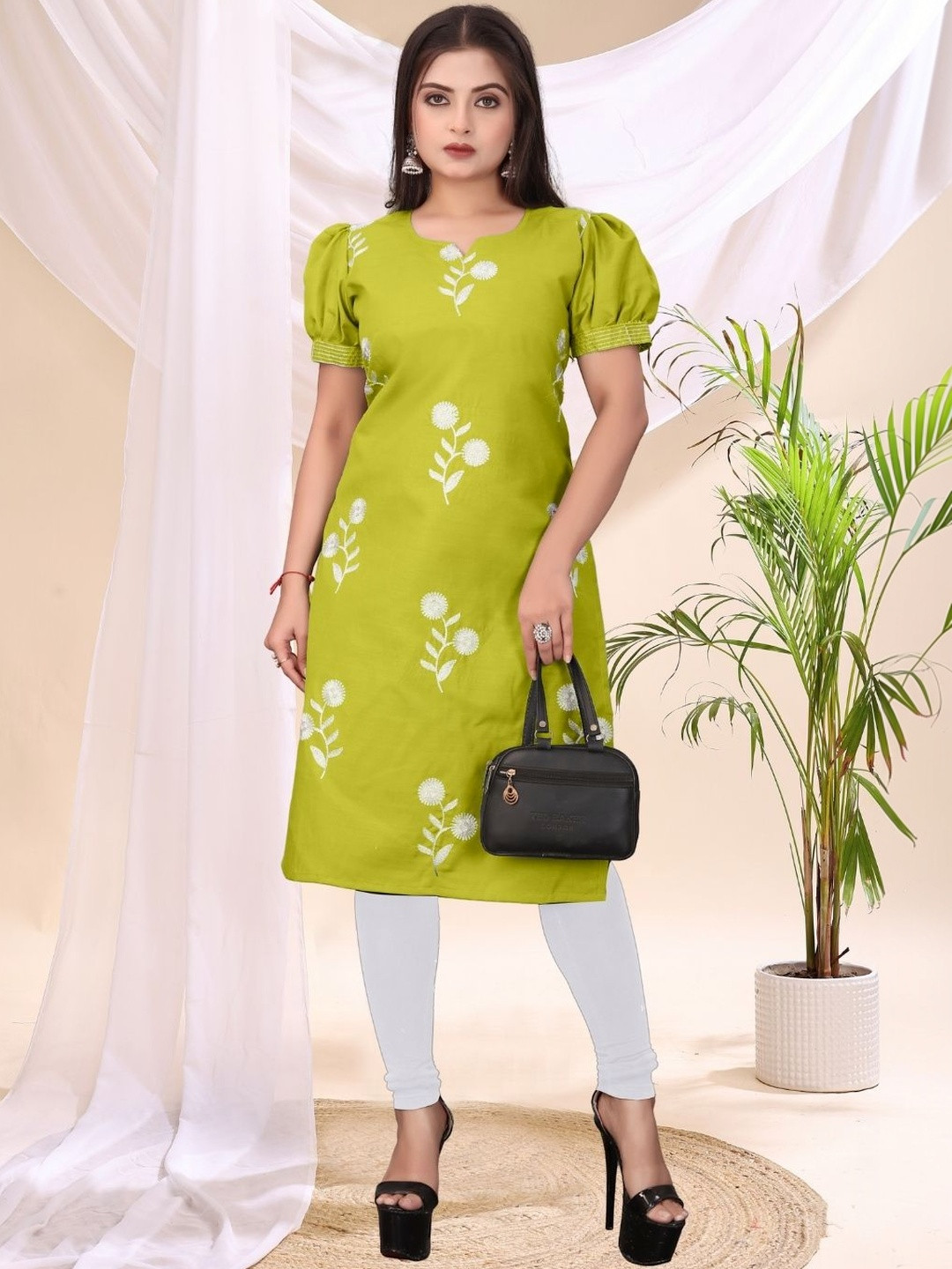 DHANSHREE TEX Floral Embroidered Pure Cotton Kurti