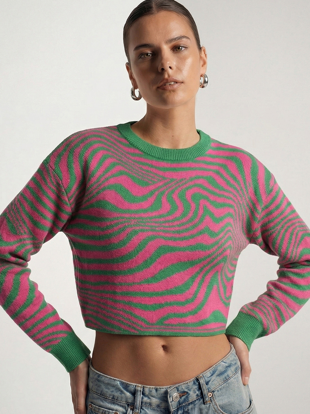 Tokyo Talkies Women Pink & Green Geometric Jacquard Acrylic Crop Sweater