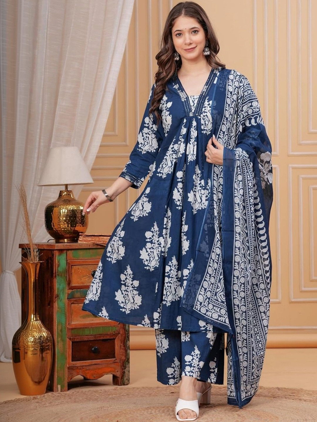 Anaya and Shanaya garments Women Floral Printed Pleated Kurta with Palazzos & With Dupatta