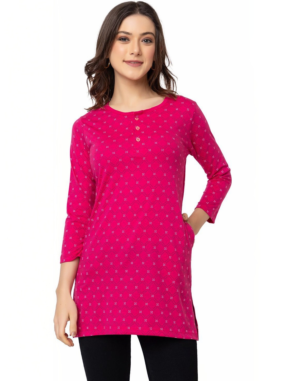 Startouch Women Printed Pockets T-shirt