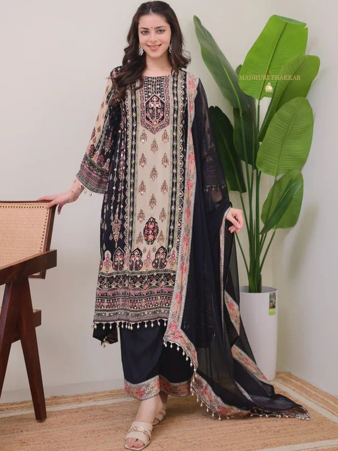 FASHION GALLERIA Women Ethnic Motifs Printed Regular Kurta with Trousers & With Dupatta