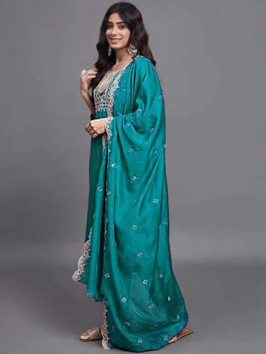Glamelab Women Ethnic Motifs Embroidered Regular Thread Work Kurta with Trousers & With Dupatta