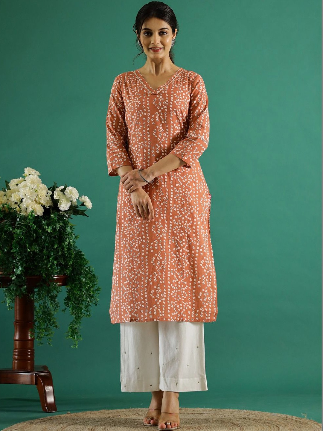 SANSKRUTIHOMES Women Bandhani Printed Gotta Patti Indie Prints Kurta