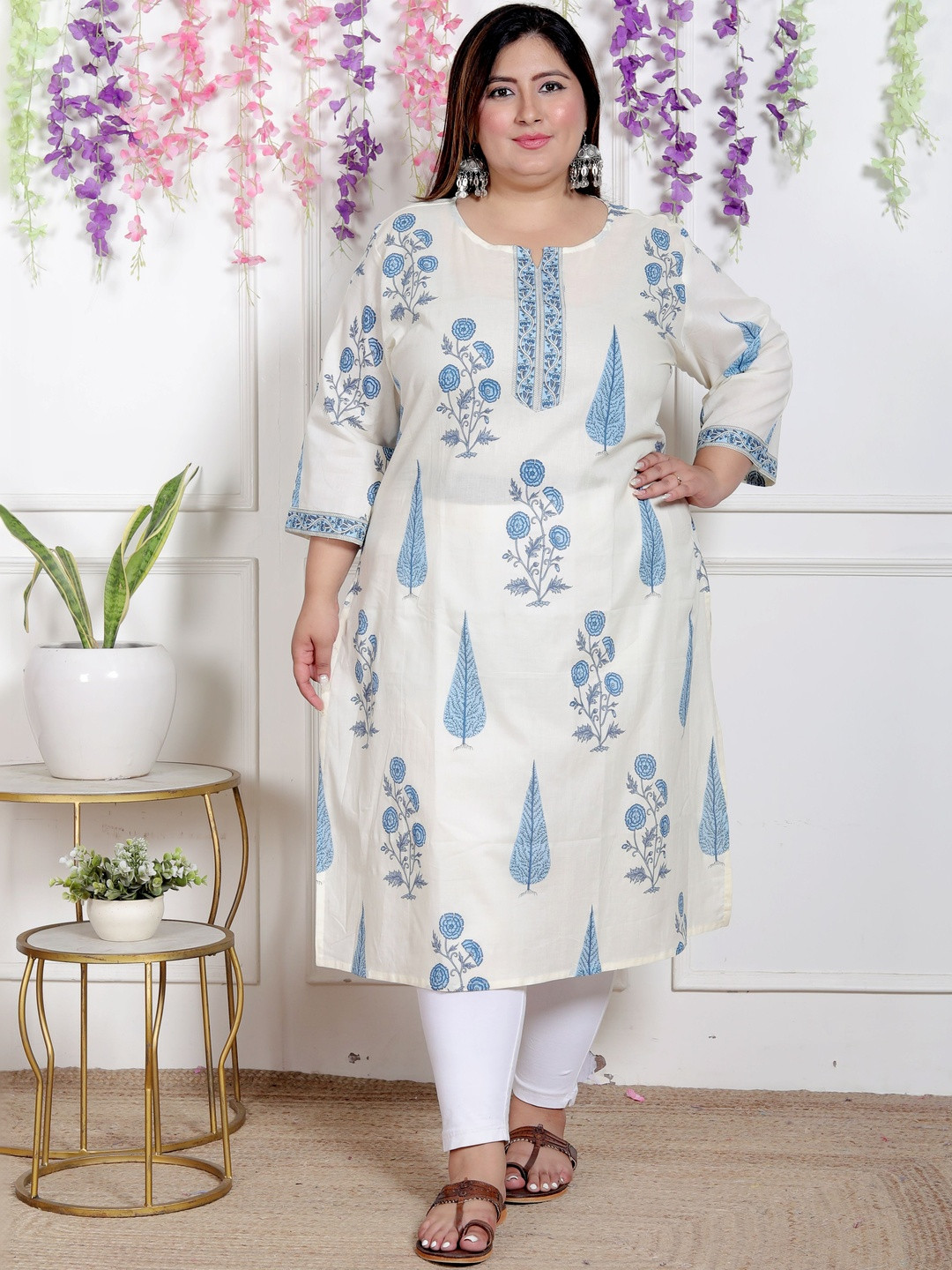 AKRITIK Women Floral Printed Thread Work Block Print Kurta