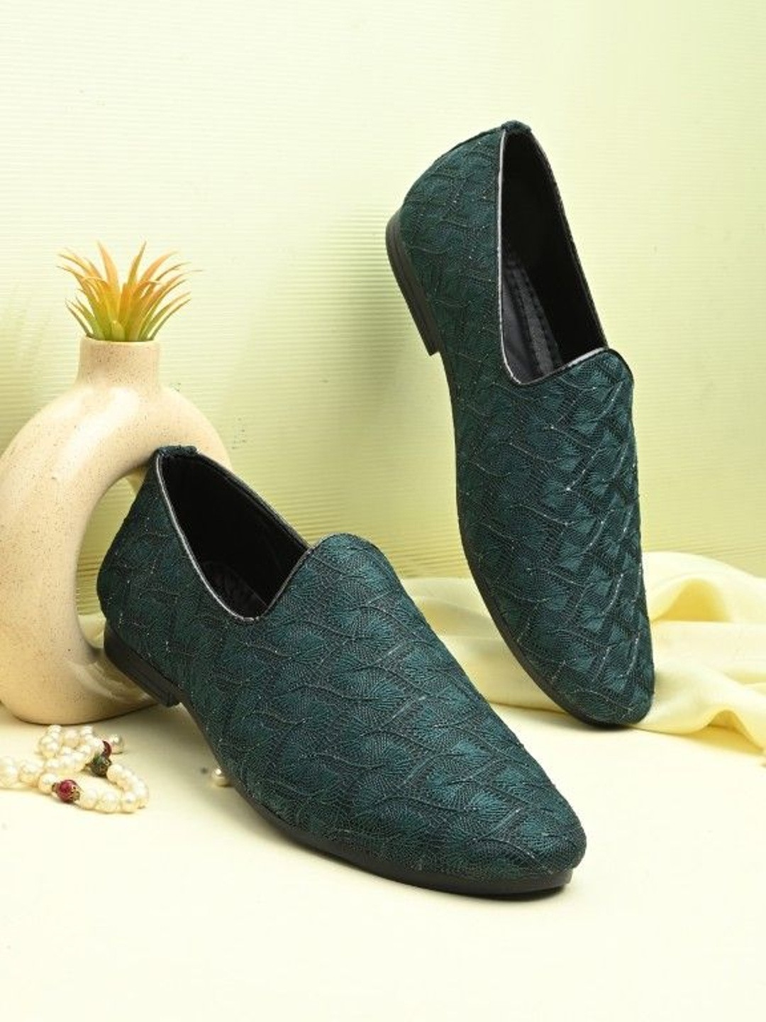Provogue Men Textured Loafers