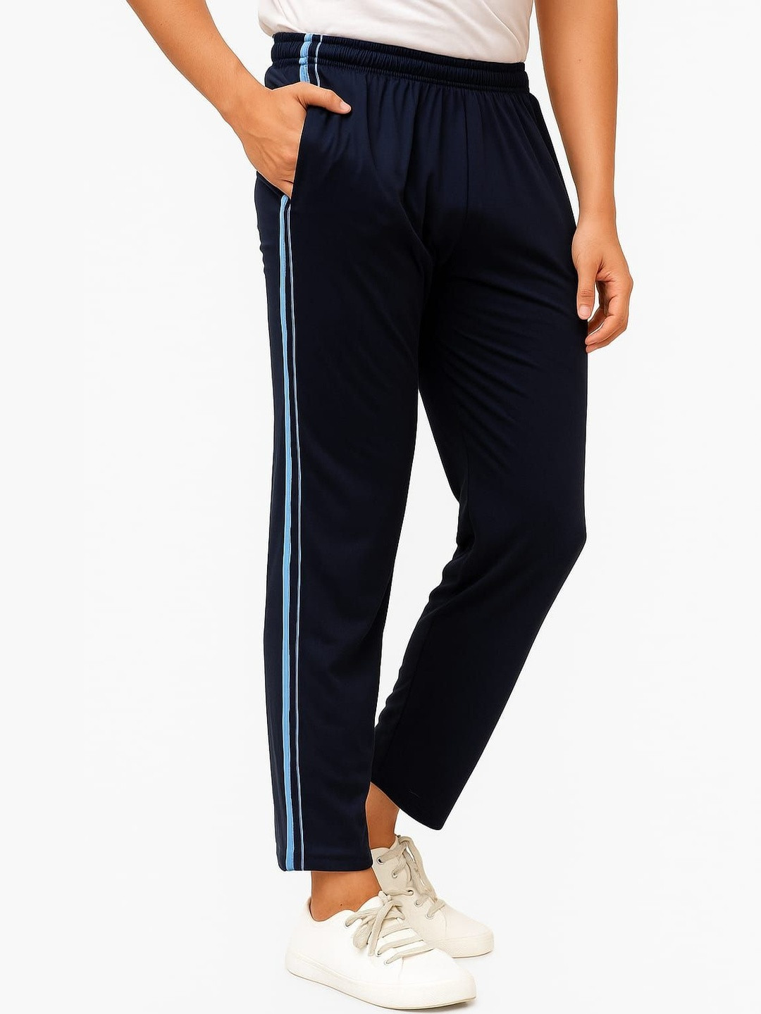 9LKHA Men Printed Mid Rise Track Pants