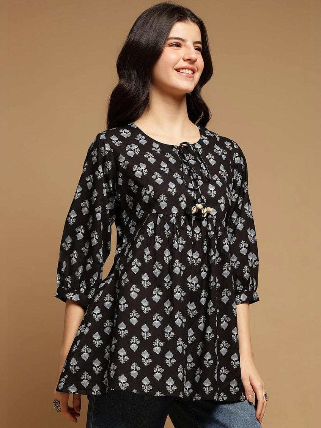 Charnest Women Floral Printed Flared Sleeves Thread Work Anarkali Kurta