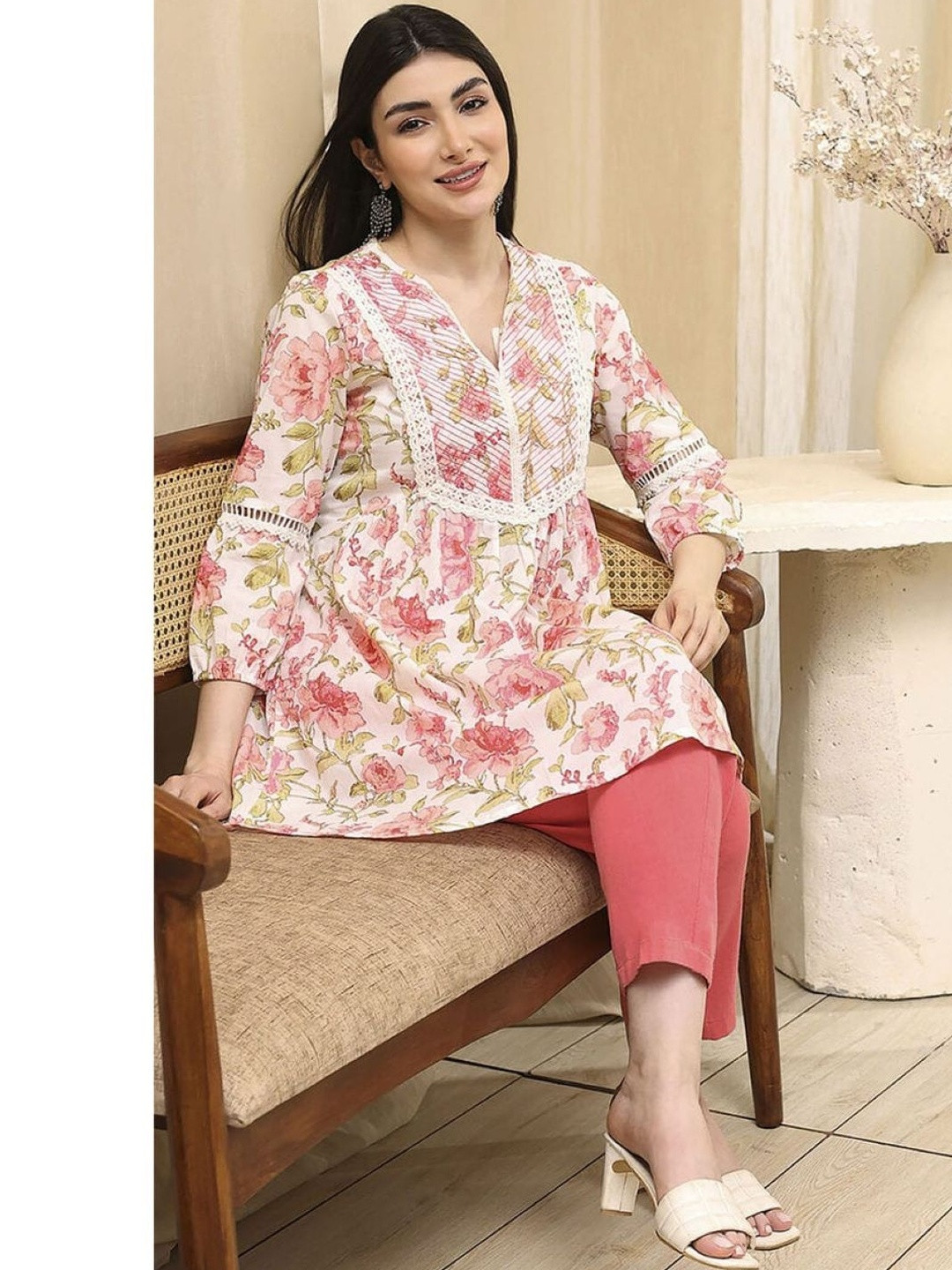 Charnest Women Floral Printed Thread Work Anarkali Kurta