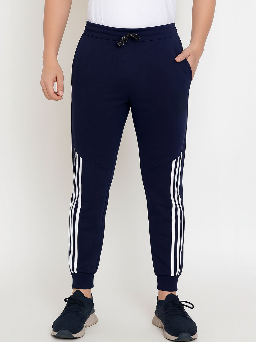 9LKHA Men Printed Cotton Mid Rise Joggers