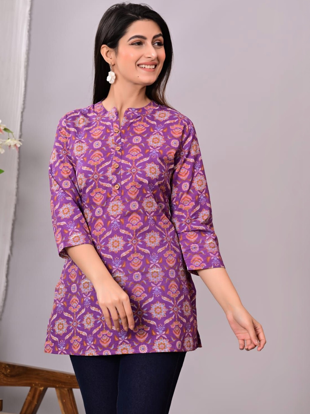 Charnest Women Floral Printed Flared Sleeves Kurta