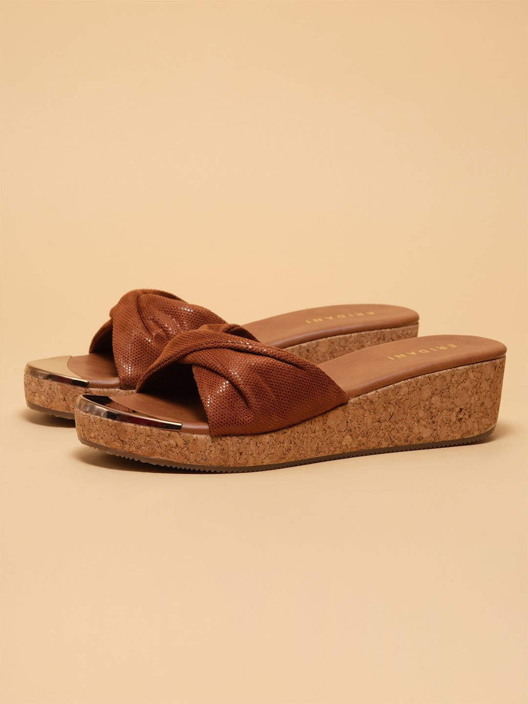 ERIDANI Textured Wedge Sandals