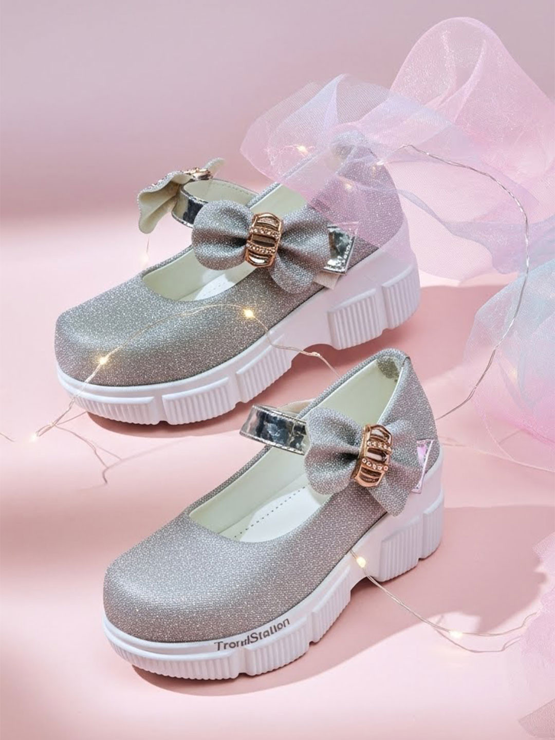 FootStation Girls Textured Ballerinas