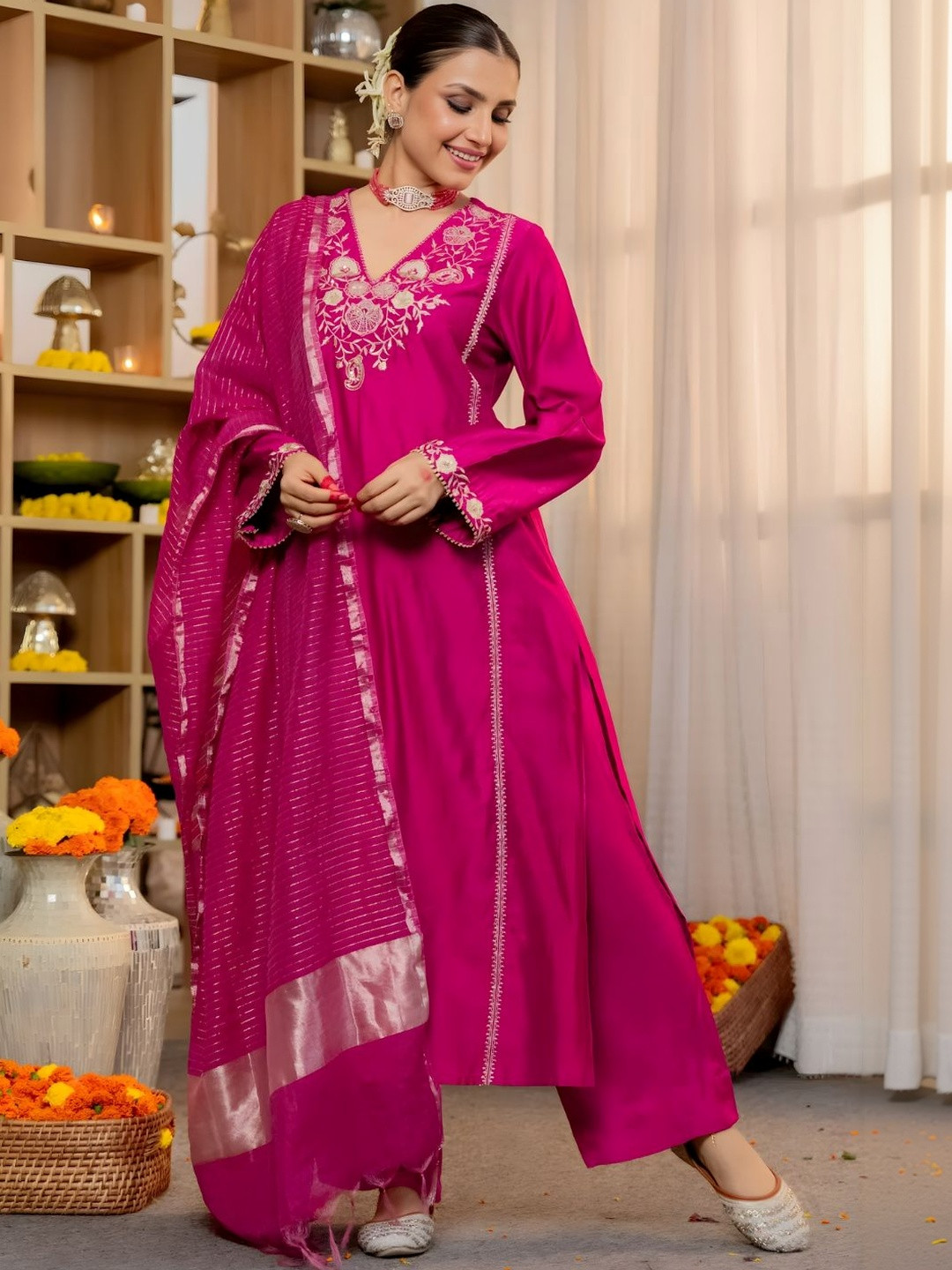 ASPORA Women Ethnic Motifs Embroidered Regular Thread Work Kurta with Palazzos & With Dupatta