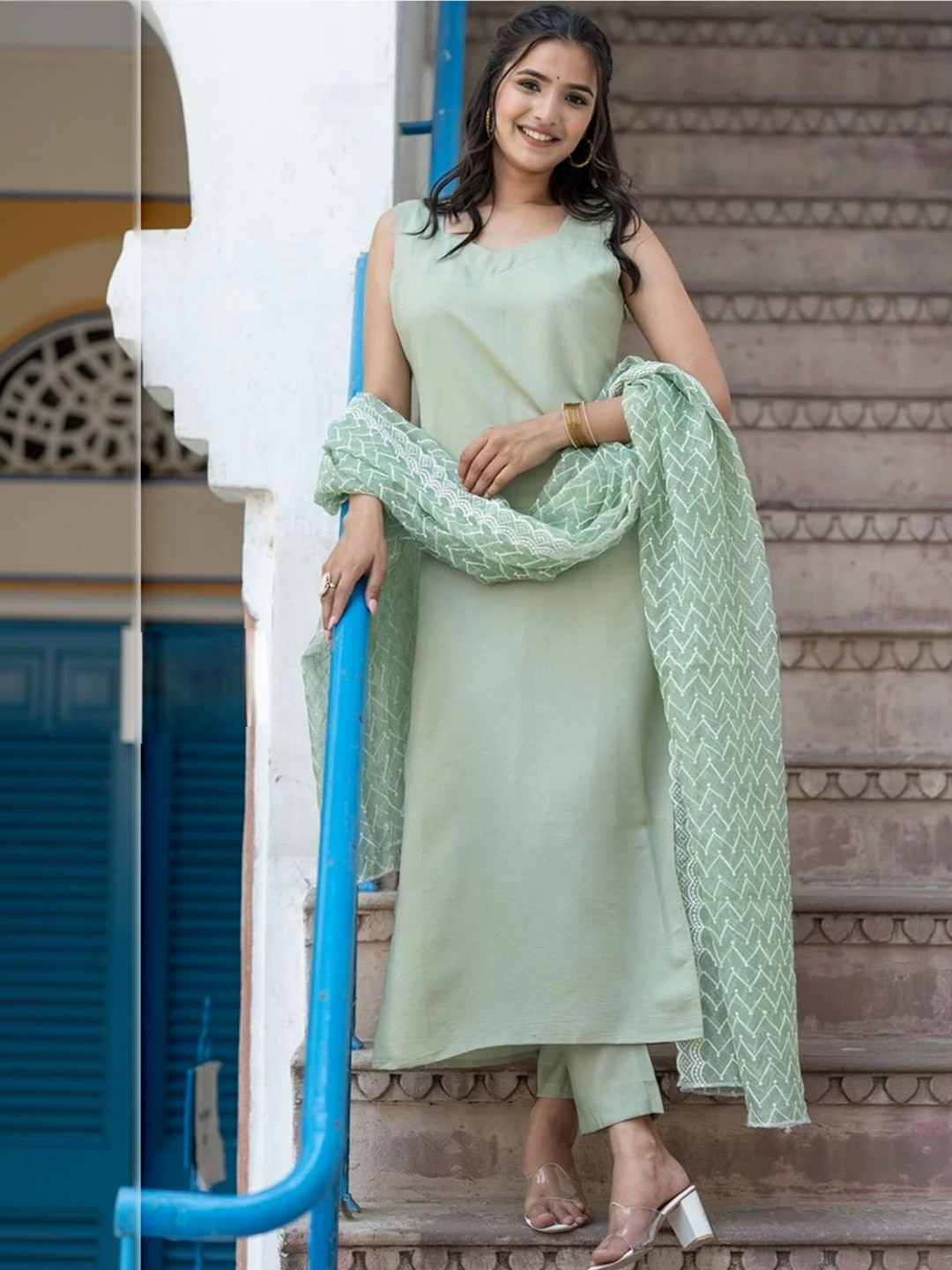 NIRYA Women Ethnic Motifs Regular Kurta with Trousers & With Dupatta