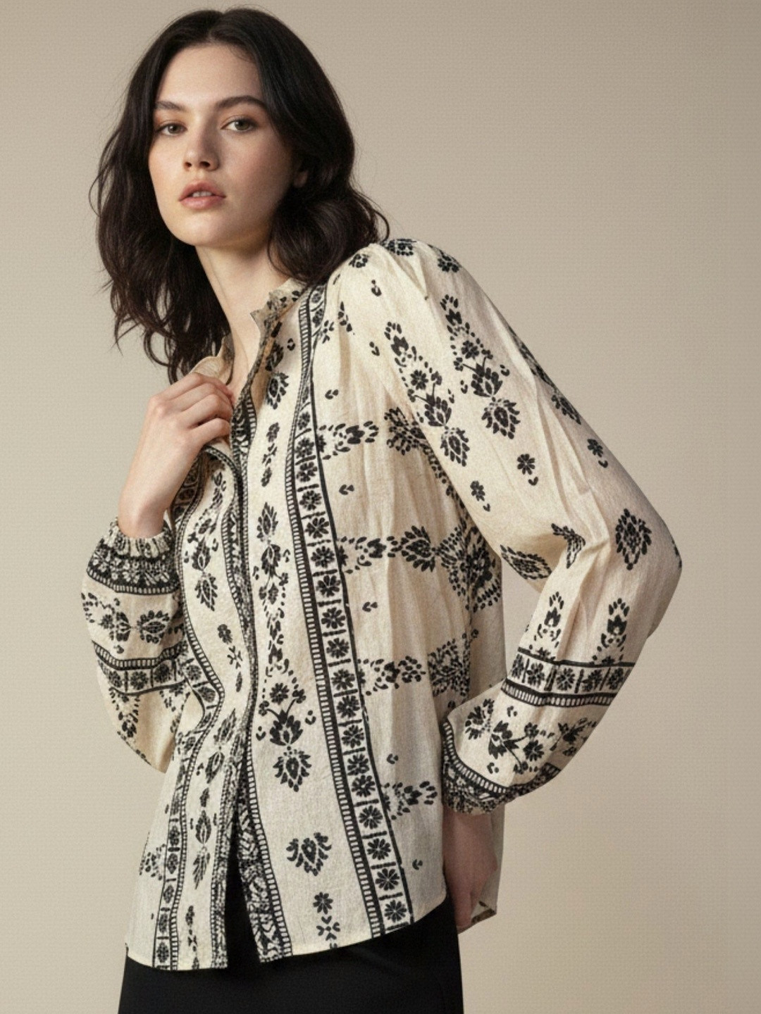 Outzidr Cream Abstract Printed Blousson